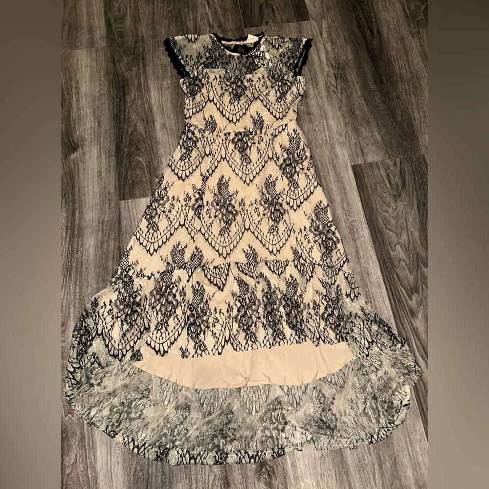 Mia Joy Joyfolie Elegant Lace Maxi Dress Woman’s small Tix  NWOT